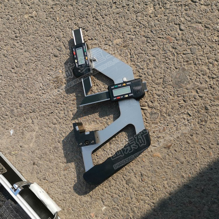 读数直观数显式钢轨磨耗测量尺 重量轻数显式钢轨磨耗测量尺