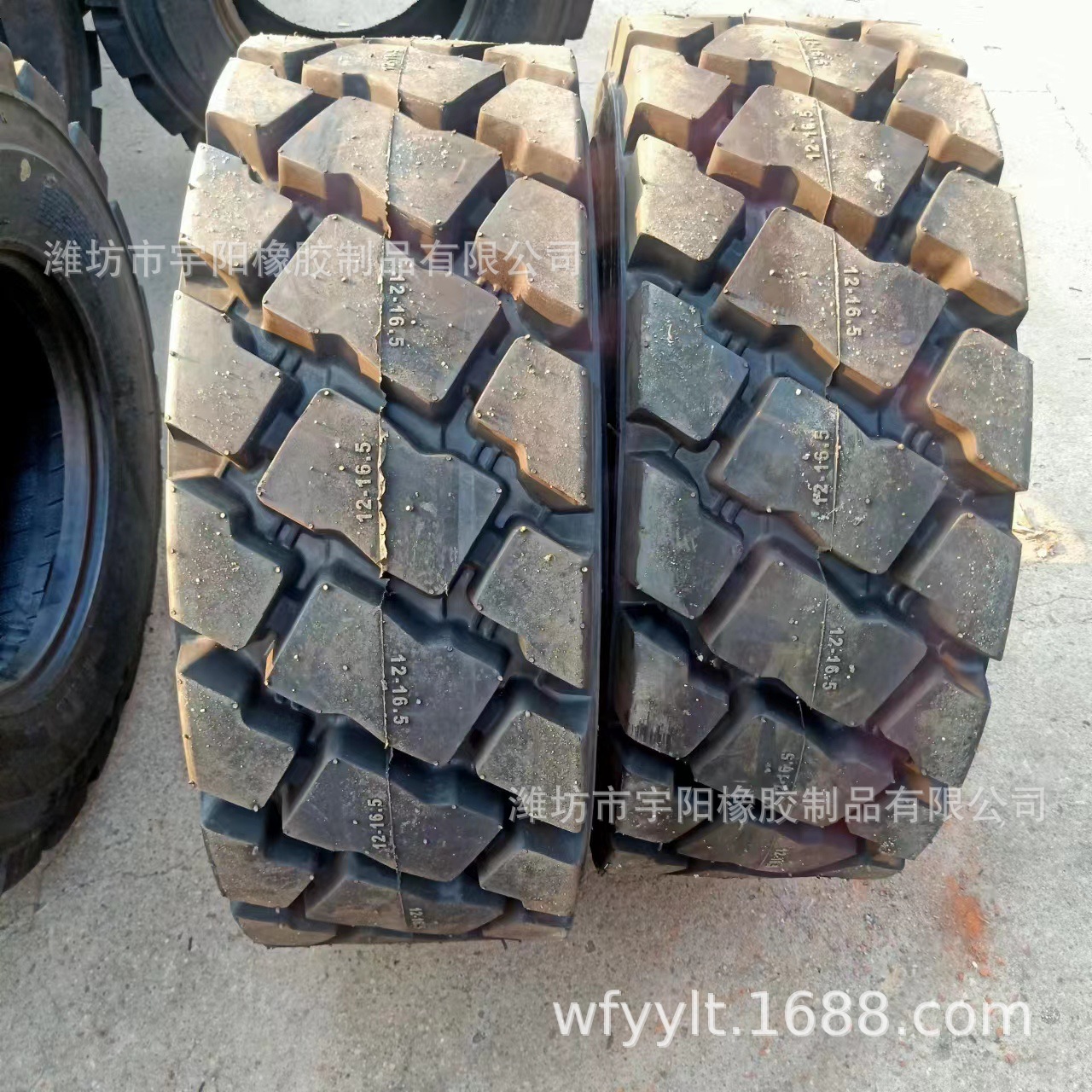 尼龙斜交滑移装载机轮胎12-16.5 10-16.5 14-17.5 12R16.5 真空胎