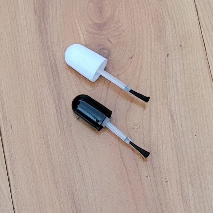 Botella de esmalte de uñas de dos cabezas Botella de pegamento para colorear productos para el cuidado de la piel Botella de maquillaje de subempaque Botella de brillo de labios portátil líquido de diferentes propiedades