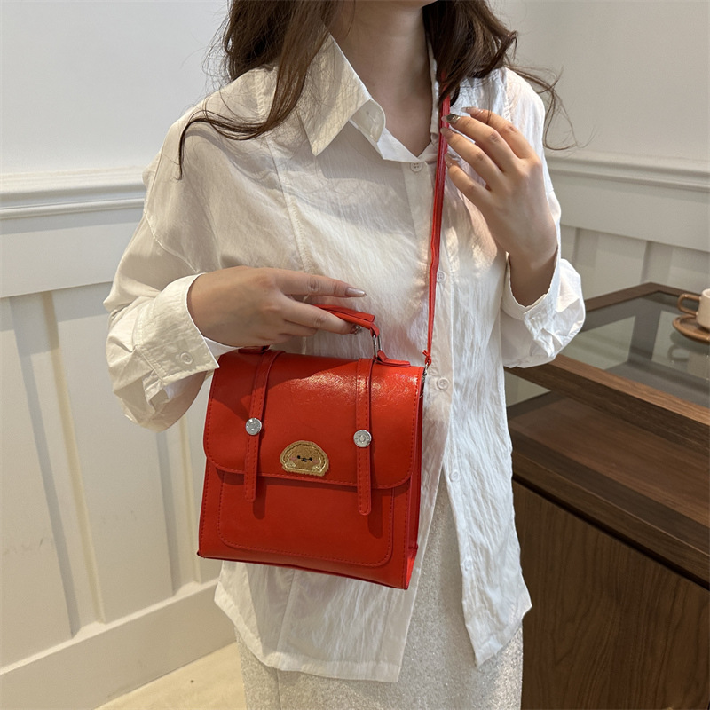 Nicho Zhong Design Bag 2024 nueva mochila de mujer casual versátil alta sensación bolso de mano mochila de viaje