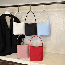 woman bag�ٴ�����Ů2025���n�泱�r�Іμ����ɫ���eҸ�μ��