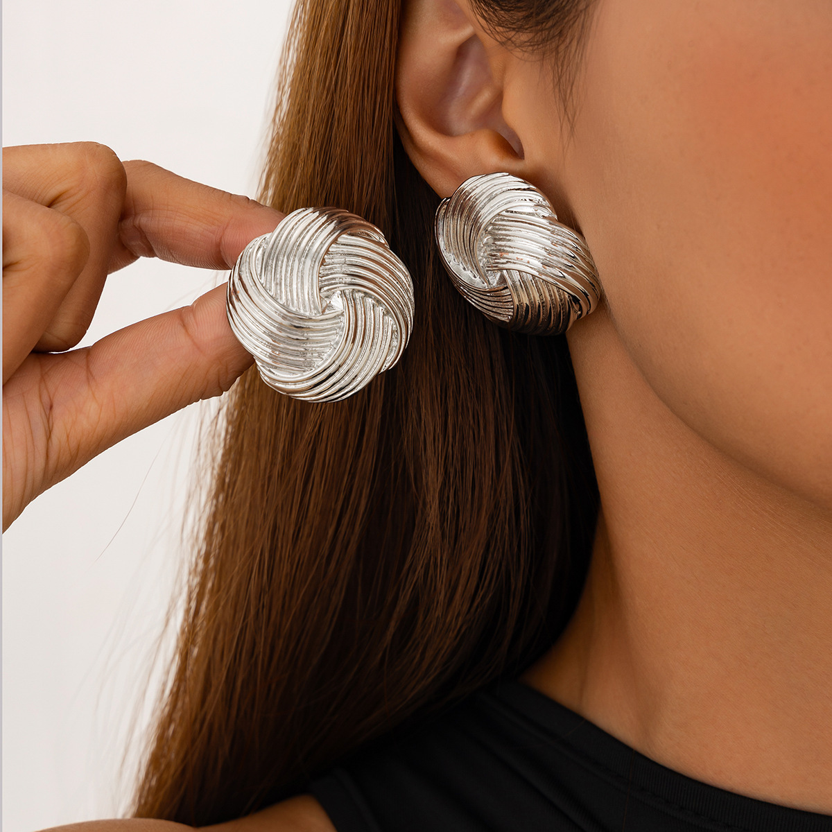 22g Weight Metal Ear Needle Material Drop Earrings, Ear Studs Classification 1 Pair Quantity Holiday, Street Occasion Metal Material Geometric, Heart Shape Pattern All Seasons Season Women's Gender Polished Finish Plating Design Retro, Classic Style Style 1 Pair Retro Classic Style Geometric Heart Shape Plating Metal Drop Earrings Ear Studs 27