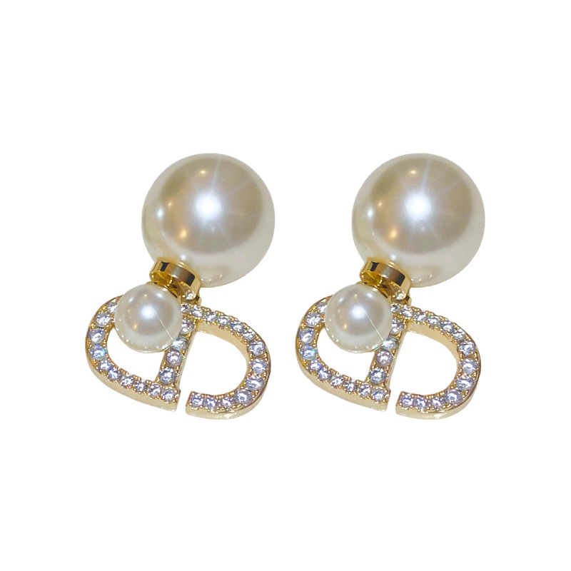 Pendientes de perlas con letras de aguja plateada de oro real Pendientes de dos accesorios para mujer Pendientes de temperamento de moda Lujo ligero Sentido de alta gama