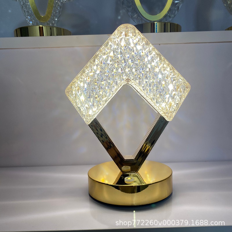 링 모양의 테이블 램프