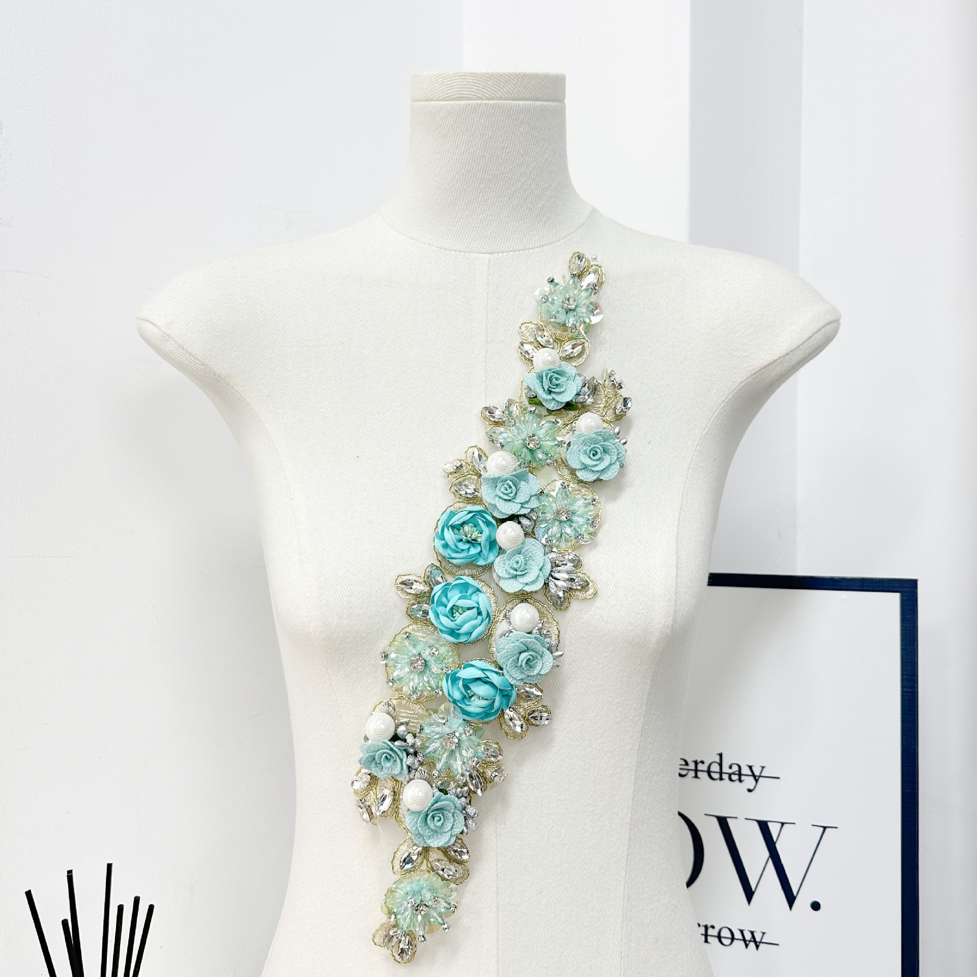accesorios de ropa bolsas sombreros DIY decoración cuentas bordadas piezas de clavos manuales cuentas sequillas vestido de boda encaje vidrio pegatinas