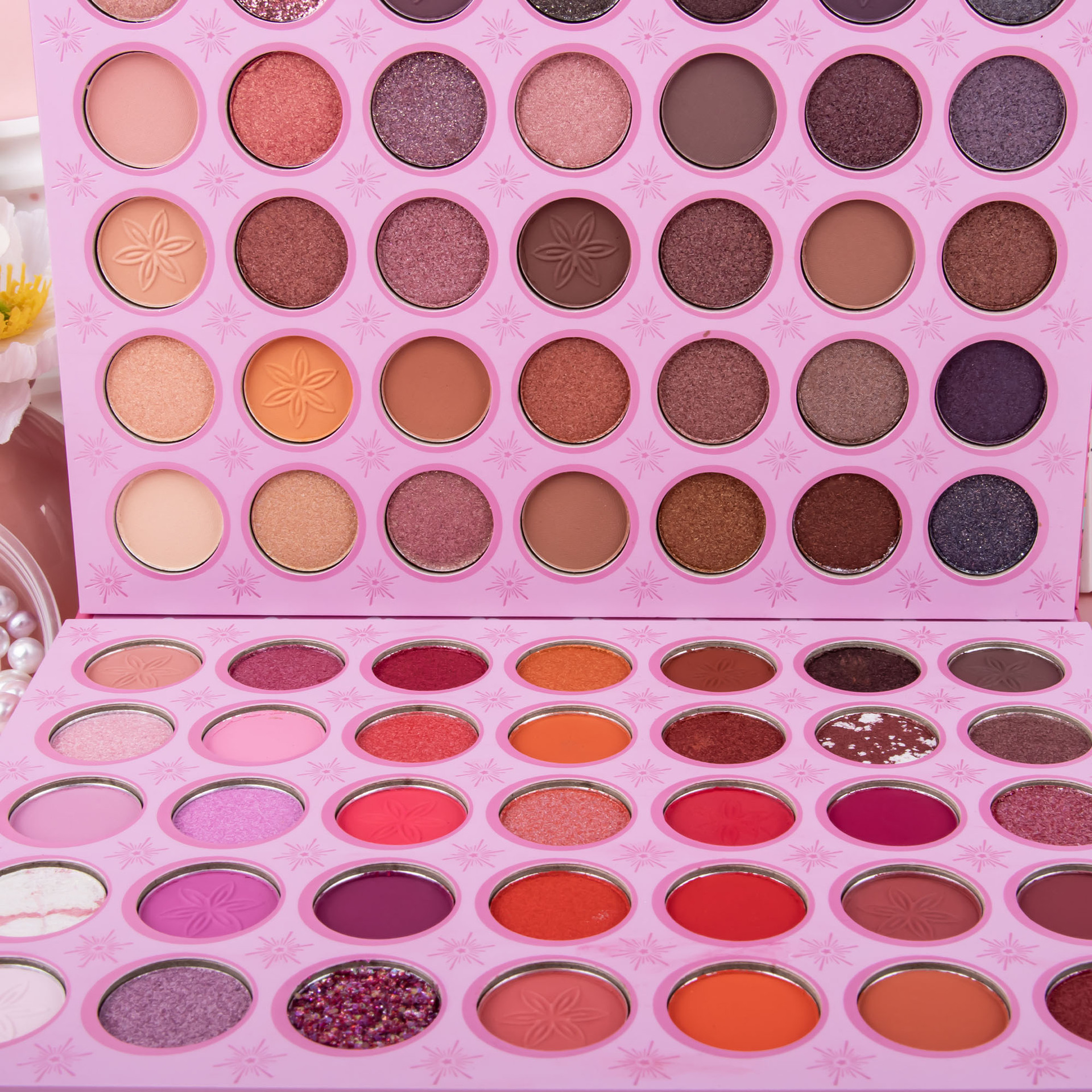 Cross-border 117-color folding eyeshadow palette, four-layer matte, pearlescent blush contour, high-gloss one-piece makeup palette undefined