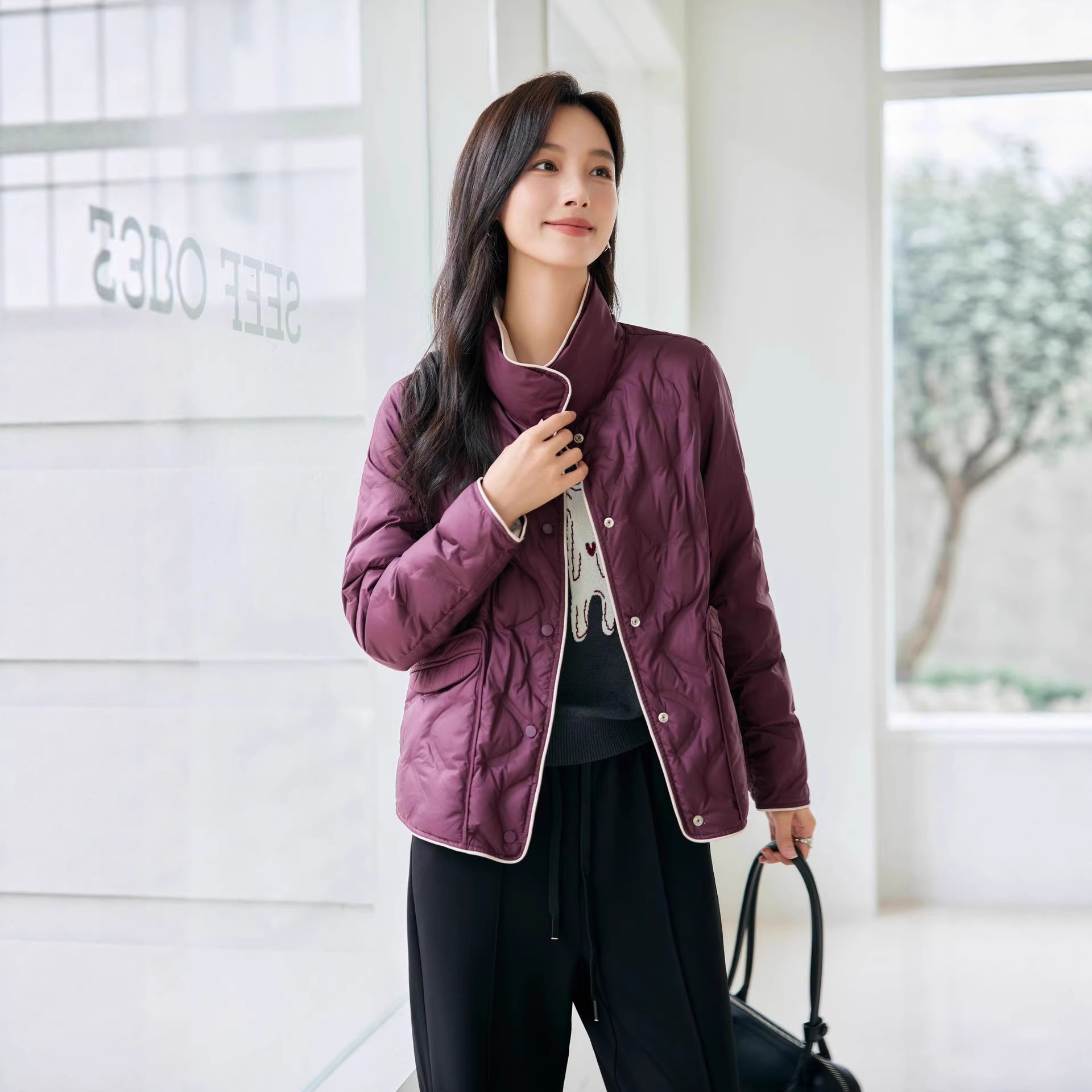 Contrast Color Stitching down Jacket Women's 2025 Winter Short Stand Collar Small Warm Fashionable Goose down Jacket