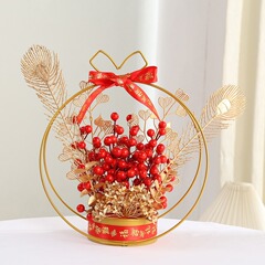 春節の引っ越し、幸運の花のバスケット、新年のリビングルームの雰囲気の装飾、模擬葉の赤いベリーの花束バスケット