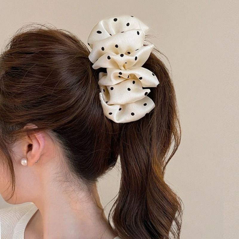 259 бежевый зажим-банан в горошек