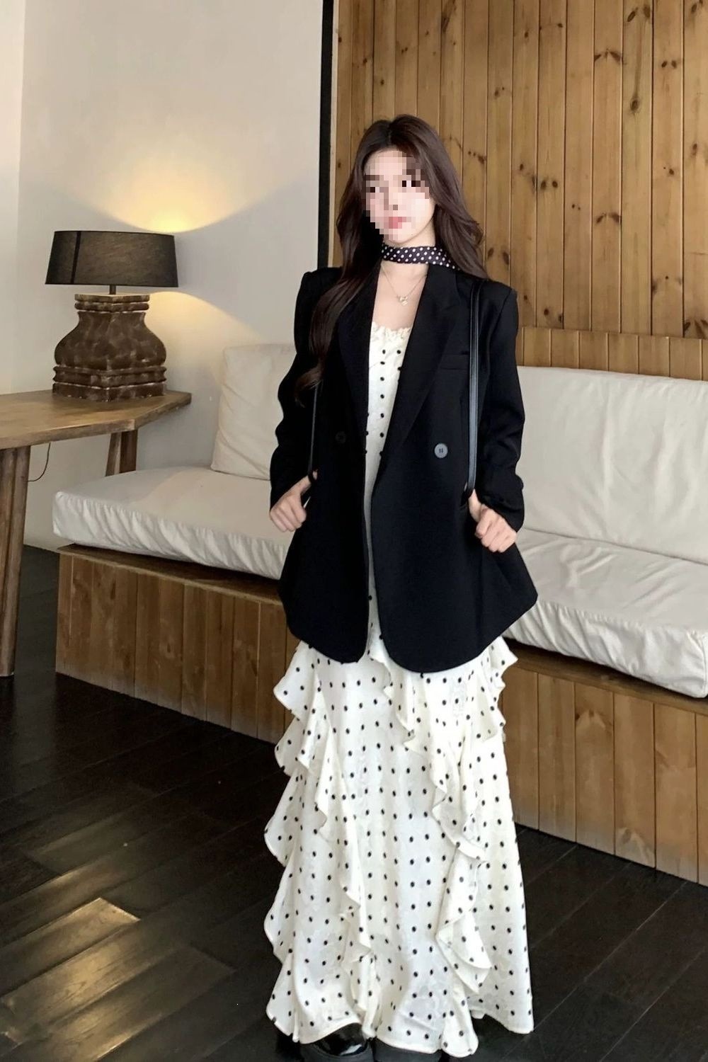 Váy maxi nữ thắt eo kiểu Pháp dây mảnh họa tiết chấm bi — Váy trắng gạo, Bộ đồ đen chi tiết 1