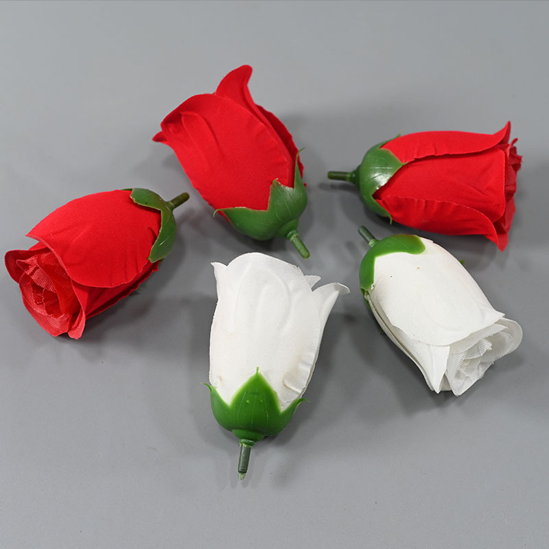 Fábrica al por mayor rosa imitación semiacabado tela de terciopelo brotes de primavera flores con agujeros de núcleo recto arreglos de flores DIY accesorios hechos a mano