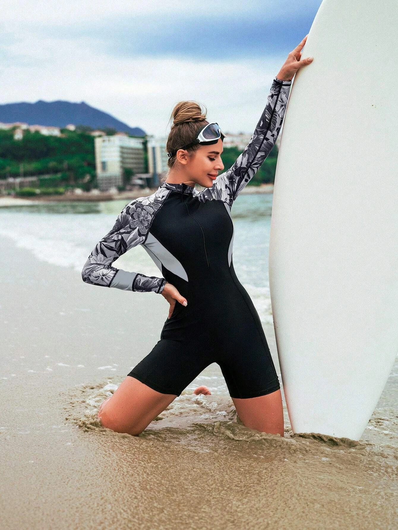 300g Weight Long Sleeve Sleeve Length Zipper Placket Type Polyester Fabric Type Long Top Length Bodysuit Tops Type Swimming Pool, Swimming Occasion Standing Collar Neckline Skinny Fit Type Surf, Splicing, Digital Printing, Flower Pattern Women's Gender Zipper Design Sexy Style Women's Sexy Surf Splicing Digital Printing Zipper One Piece Swimwear 6
