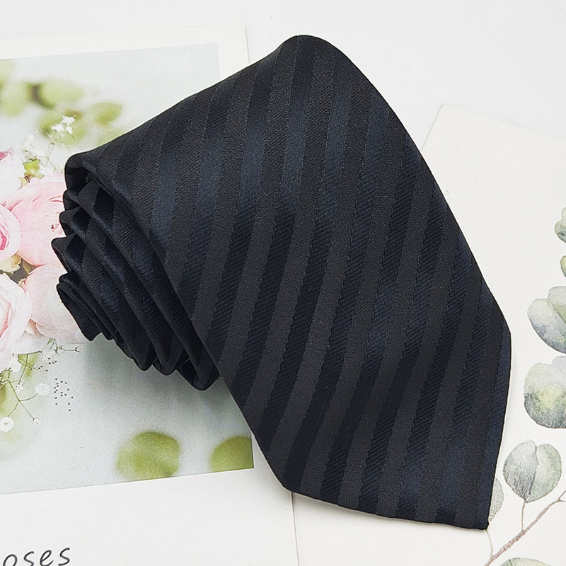 Punto al por mayor ropa formal para hombres corbata de negocios 8cm negro gris jacquard hilo de poliéster corbata a rayas estilo mano