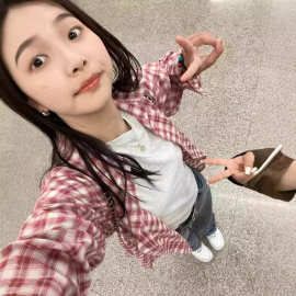 2025新款复古文艺风红色格纹衬衫女美式慵懒风宽松百搭衬衣外穿潮