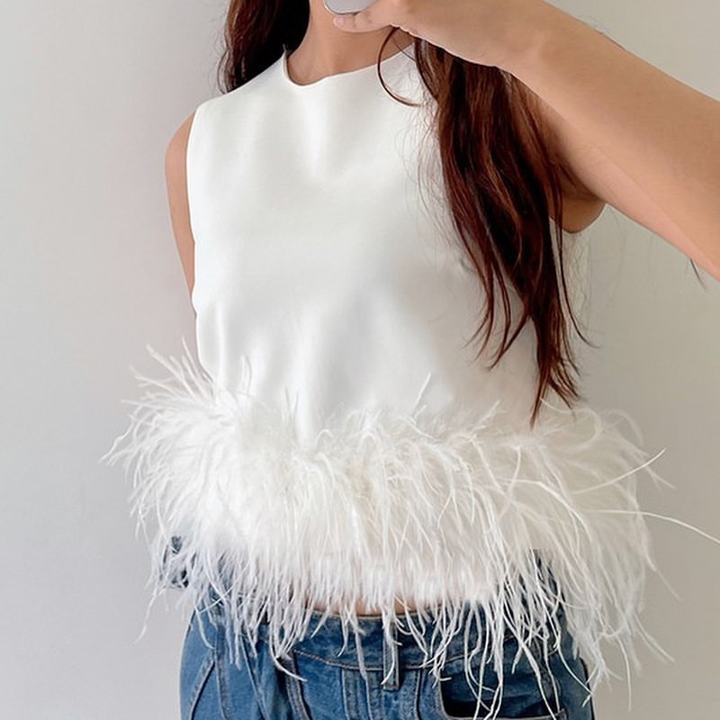 sleeveless stitching feather round neck solid color vest NSHML125953