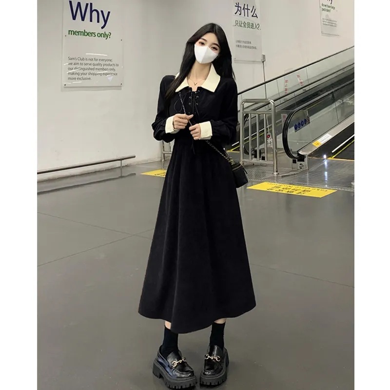 2024大きいサイズの婦人服の独特なレトロな色の小さい黒いスカートは腰を収めてやせています。|undefined