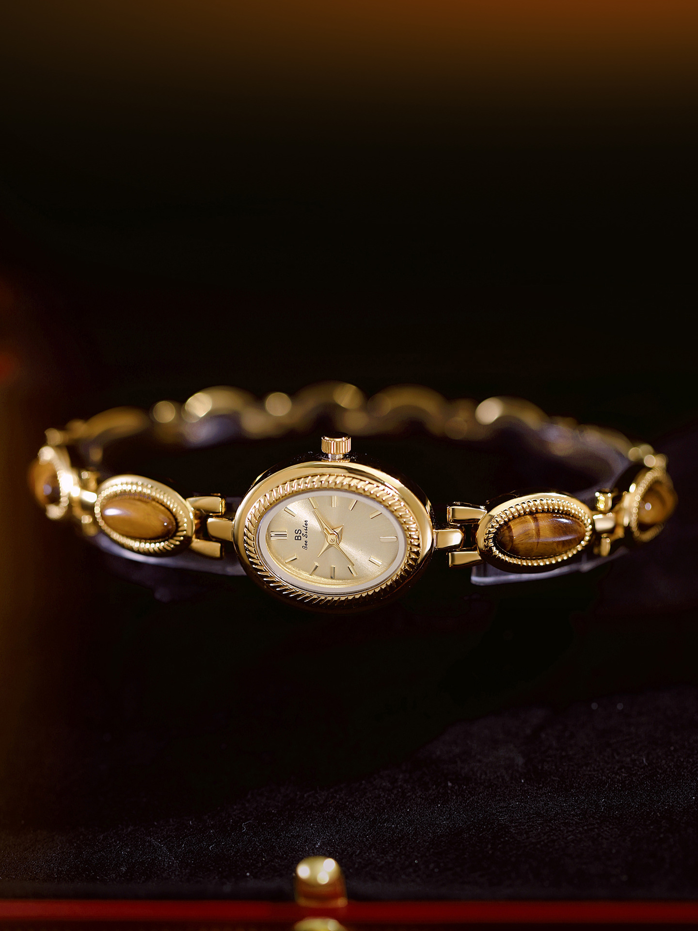 Oval Dial Shape Street, Shopping Occasion Elegant Vintage Style Oval Jewelry Buckle Quartz Watch Women's Watches