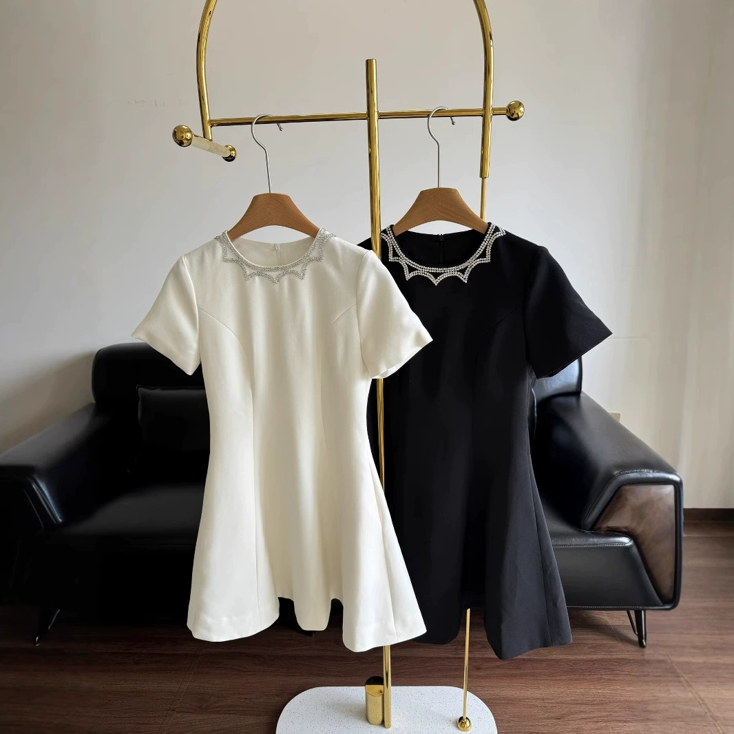 25ss ранняя весна новое женское платье с круглым вырезом и талией с кристаллами и бриллиантами 250625