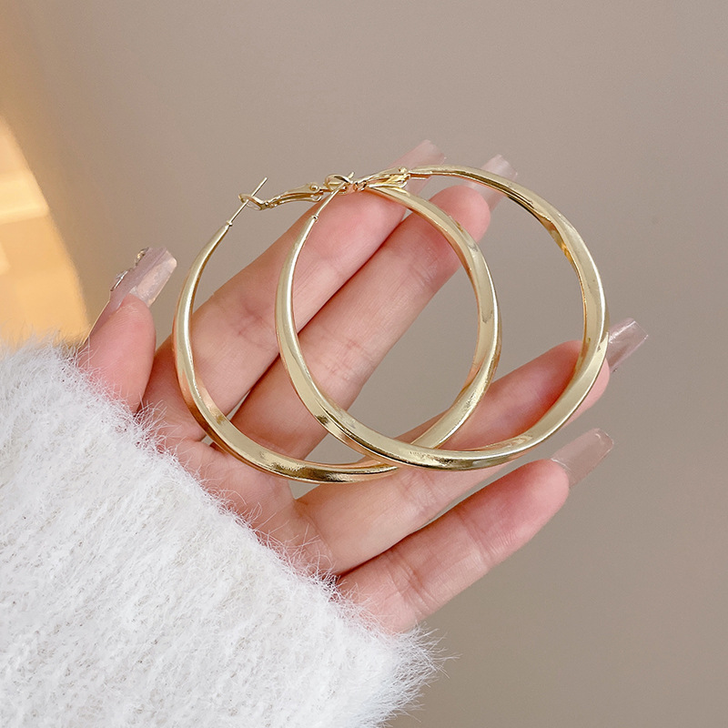 Pendientes de perlas, pendientes de estilo caliente, lujo ligero, pendientes simples de celebridades de Internet, accesorios de Yiwu, venta al por mayor