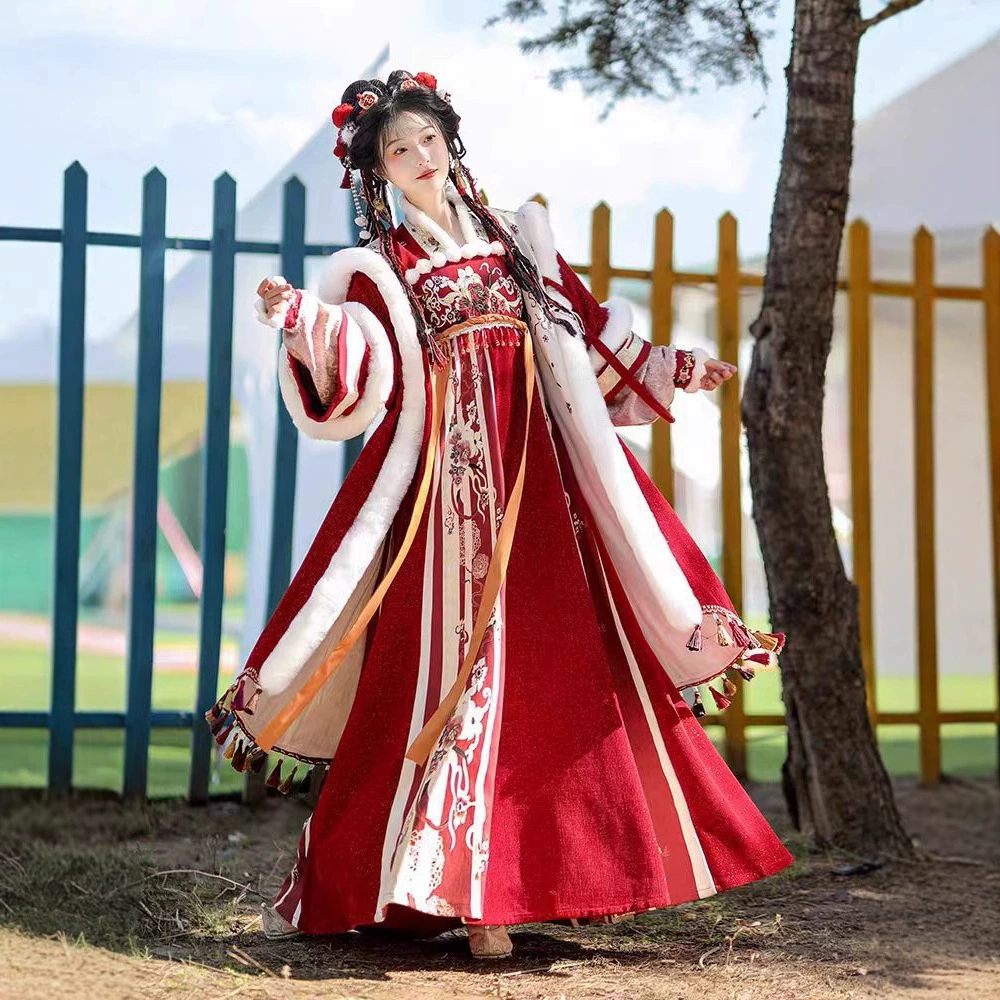 Осенняя и зимняя новая духовная змея Xiafuxing Qixing Hanfu женский толстый плащ маленький бог богатства Tang юбка теплая старинная одежда