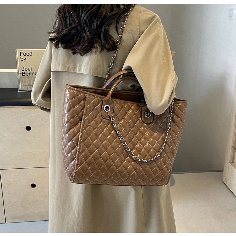 European And American Lingge Bag New Large Capacity Chain Bag Fashionable And Versatile Handheld Single Shoulder Tote Bag_voghion.com