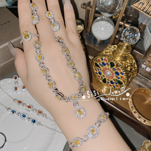 SIsi high-end jewelry set for women, brilliant geometric pendant plated 18K, imitation Algae gold zirconium high-end necklace