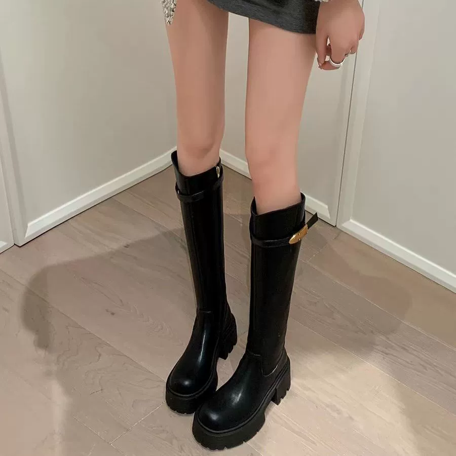 Женские ботинки на толстой подошве, маленькие бархатные высокие сапоги-наездники, осень-зима 2024, новая британская модель, металлические ботинки Майяра