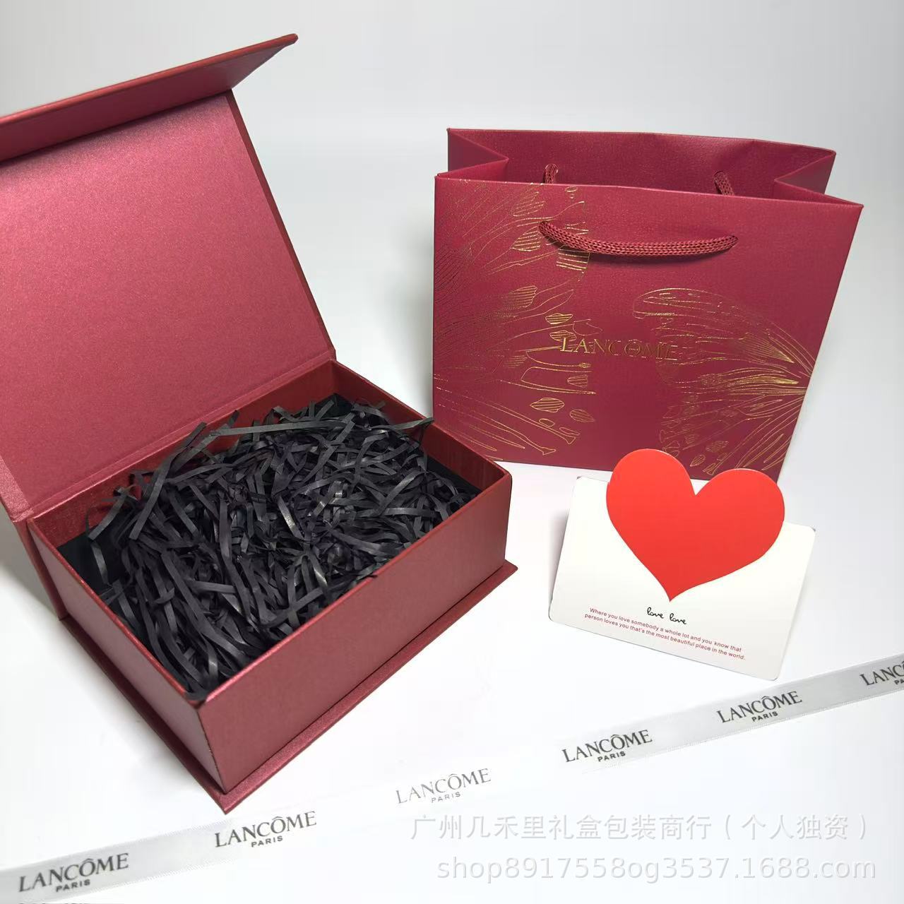 Set with butterfly, gift box, hair band, postcard