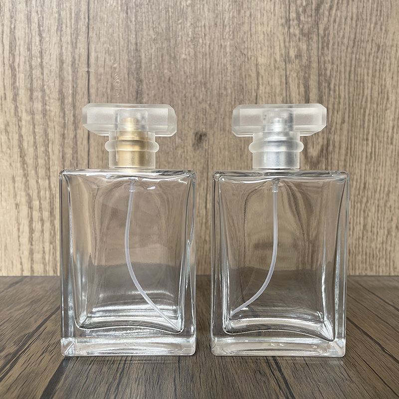 现货供应B057-100ml蒙砂盖香水喷雾瓶化妆品分装瓶便携式玻璃空瓶