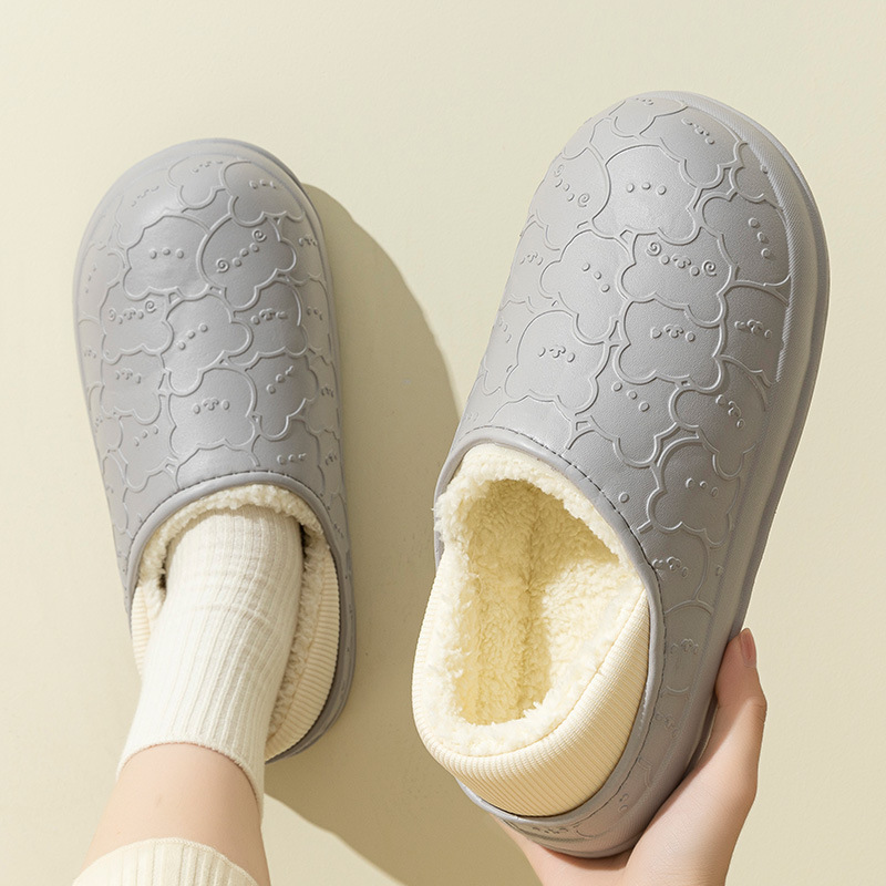 Zapatillas de algodón impermeables para mujeres invierno 2023 nuevo hogar cálido fondo grueso bolsa de confinamiento antideslizante zapatos de tacón de algodón para mujeres