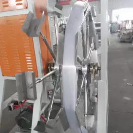 塑料挤出机;塑料管材设备;塑料拉丝机