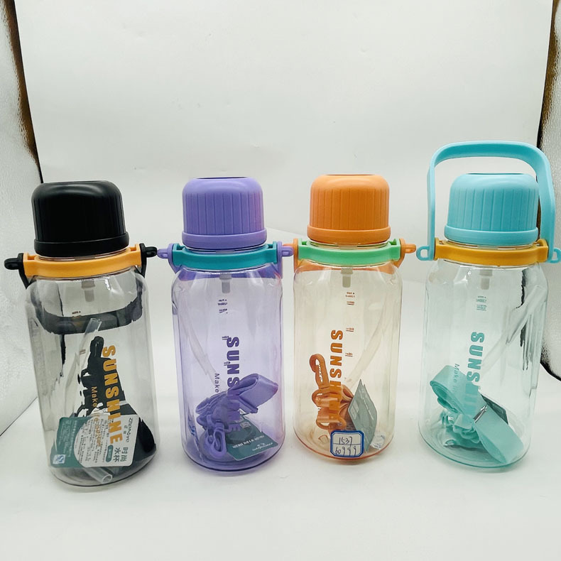 Zhengye taza de plástico capacidad del pelo 1200ml deportes al aire libre hervidor de agua con tapa taza de plástico correa de paja taza de agua fabricante