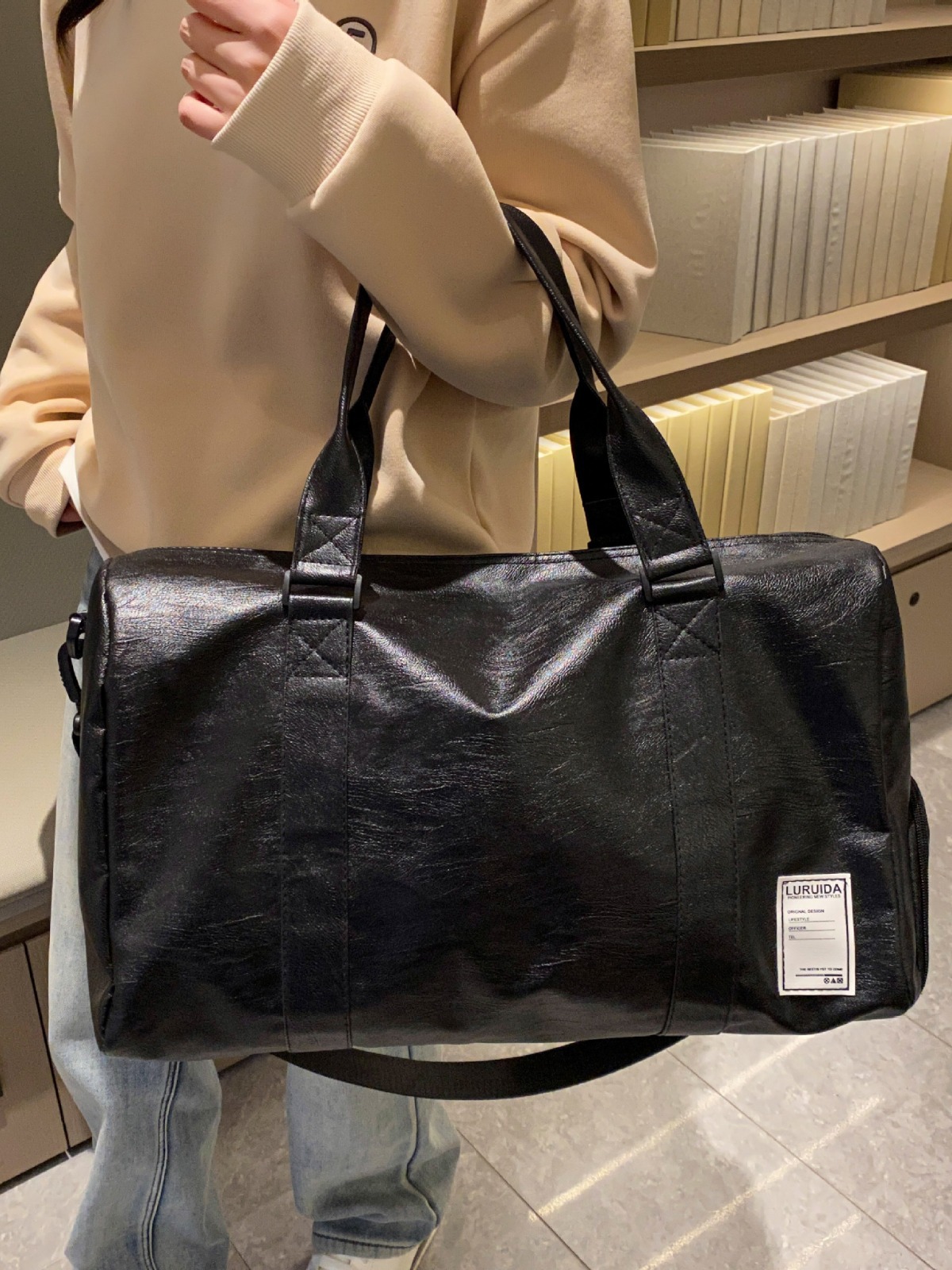 Nueva bolsa de fitness de viaje de gran capacidad transfronteriza húmeda y seca de separación de hombro bolsa de mensajero de los hombres Mochila deportiva portátil al por mayor