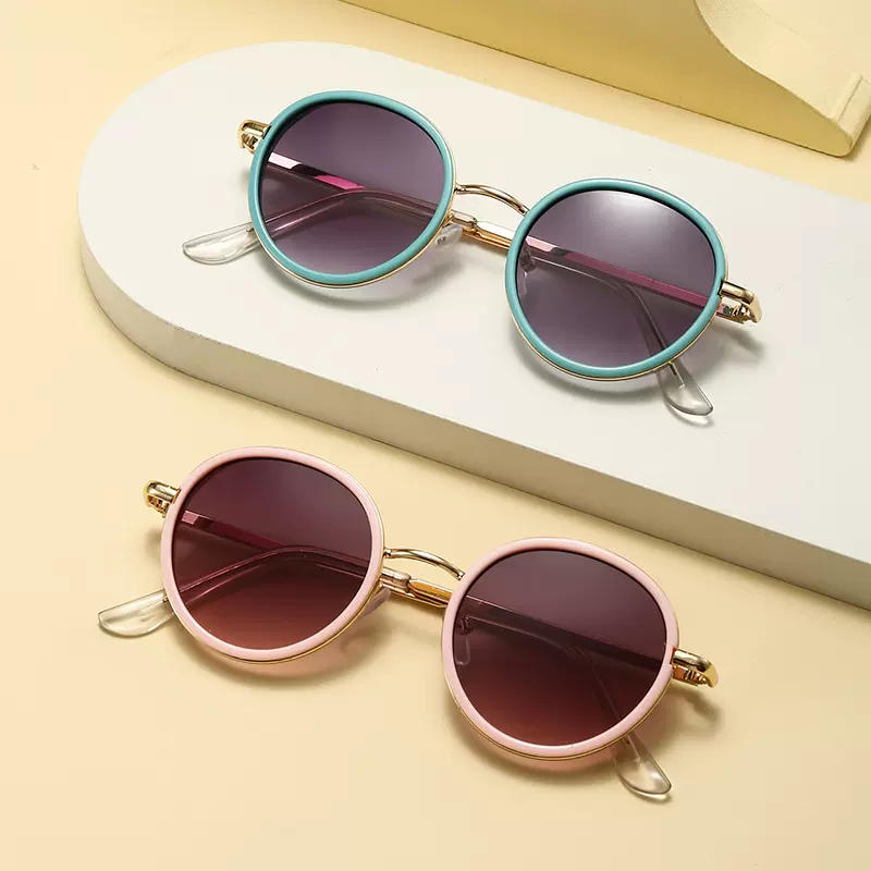 宝宝时尚穿搭潮流走秀眼镜个性嘻哈防紫外线墨镜男女童防晒太阳镜