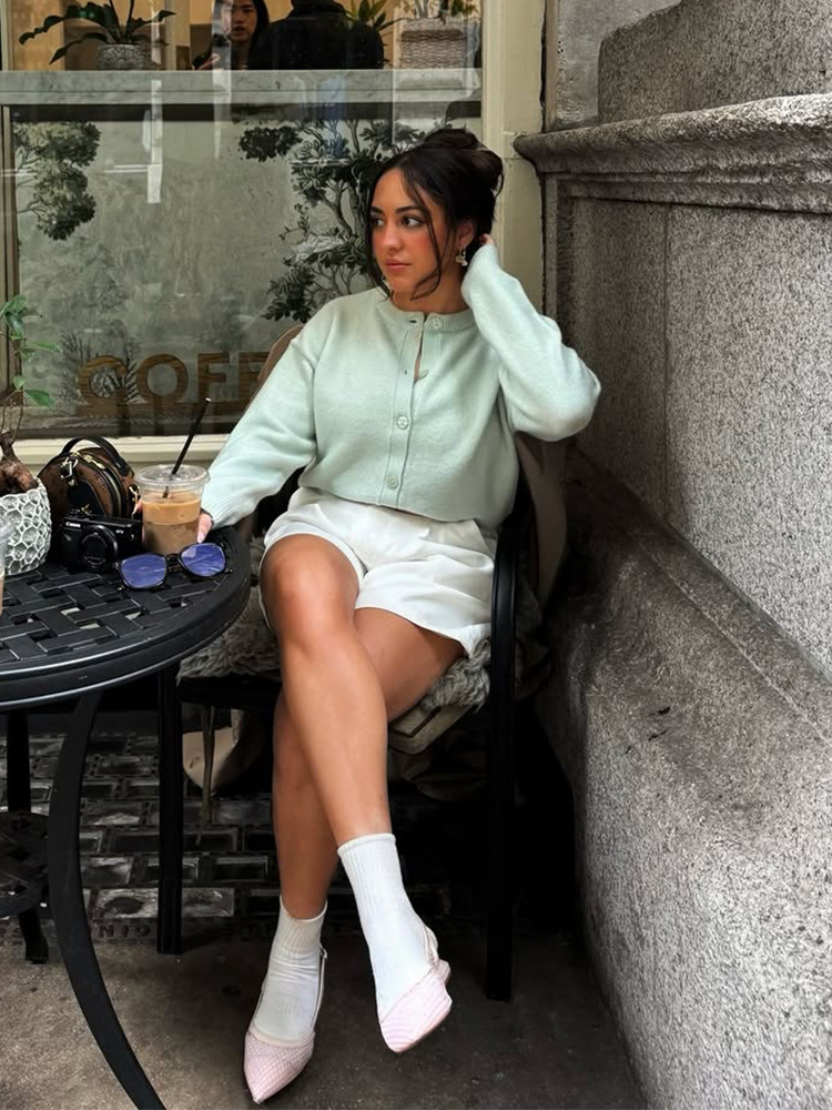 Pequeña moda fresca por favor temperamento color sólido mono hebilla jersey de punto suéter 2025 transfronterizo estilo europeo y americano nuevo otoño y invierno