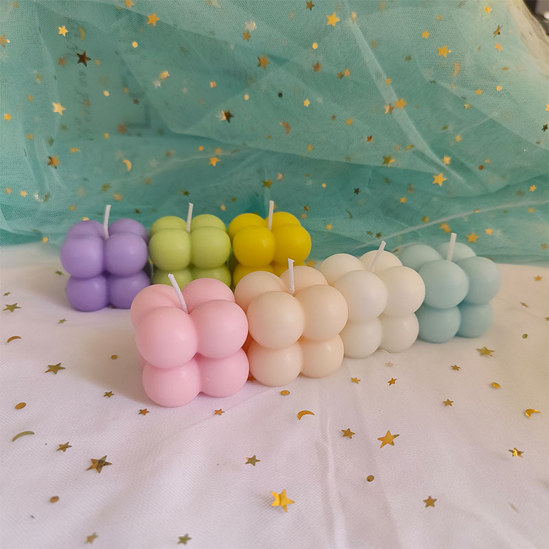 Fábrica en stock al por mayor Mini Cubo de Rubik velas aromaterapia macaron color muebles para el hogar velas burbuja con la mano