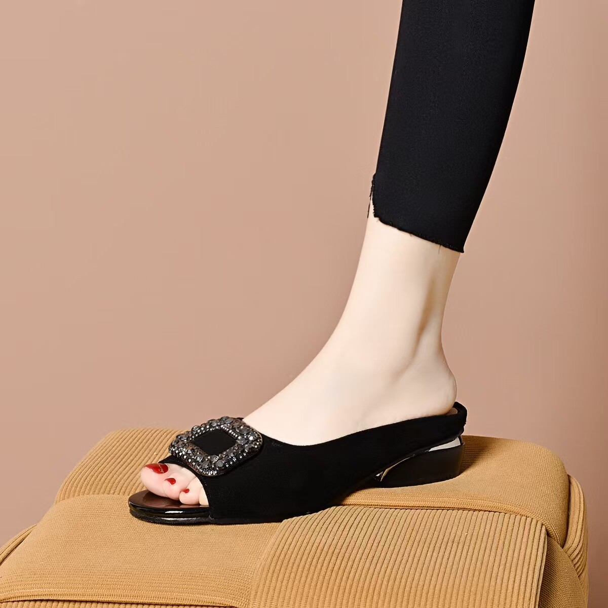 Sandal nữ da thật mũi cá gót vuông thấp đính đá rhinestone — màu đen chi tiết 5