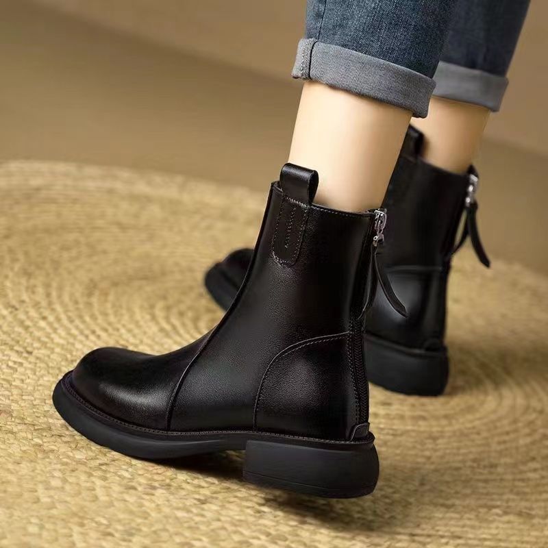 Demi-season low boots