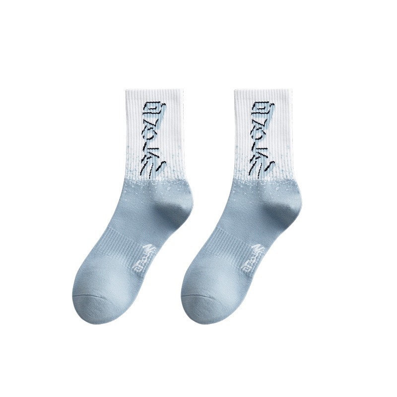 잘 생긴 작은 파란색