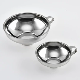 酒漏、油漏;敲肉锤;其他烘焙用具