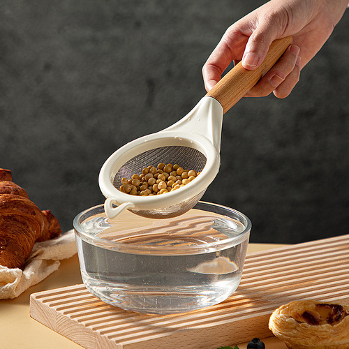 Cross-border Japanese stainless steel colander kitchen baking flour sieve noodle spoon filter wholesale wooden handle mesh colander filter