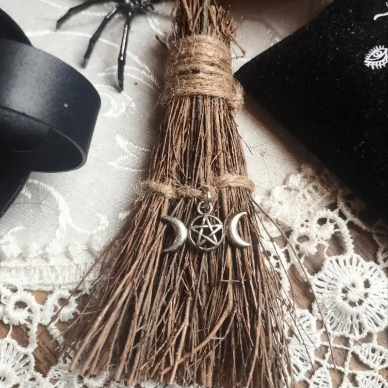 Bom Pendant Decoration Car Keychain Pendant Holiday Dress