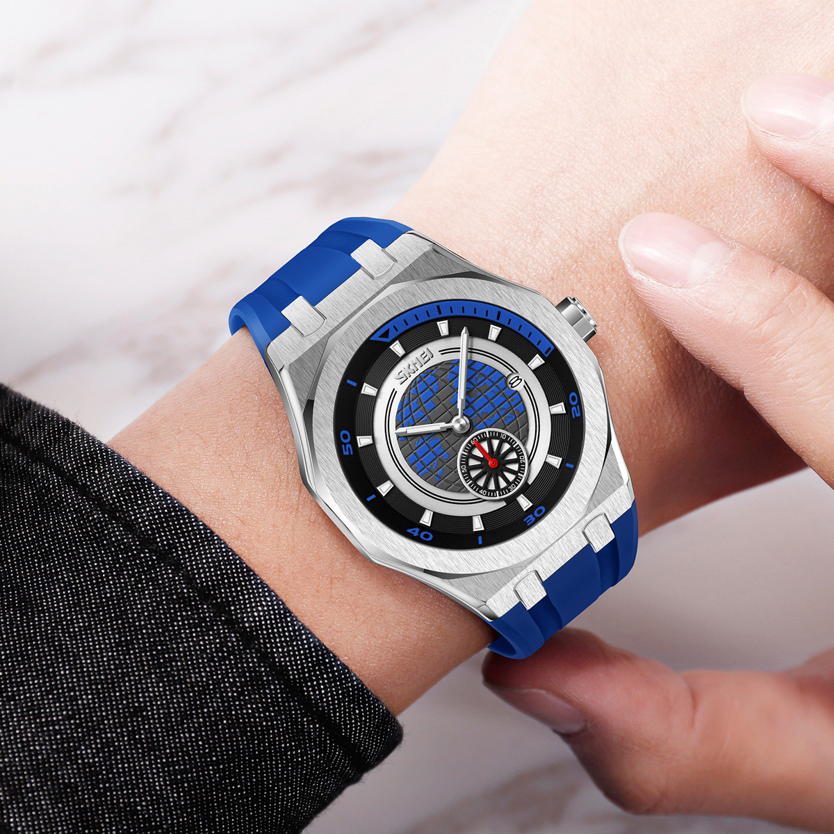 Fábrica directa para hombres reloj de pulsera de tierra naranja silicona correa de cuarzo impermeable al por mayor venta en caliente transfronteriza