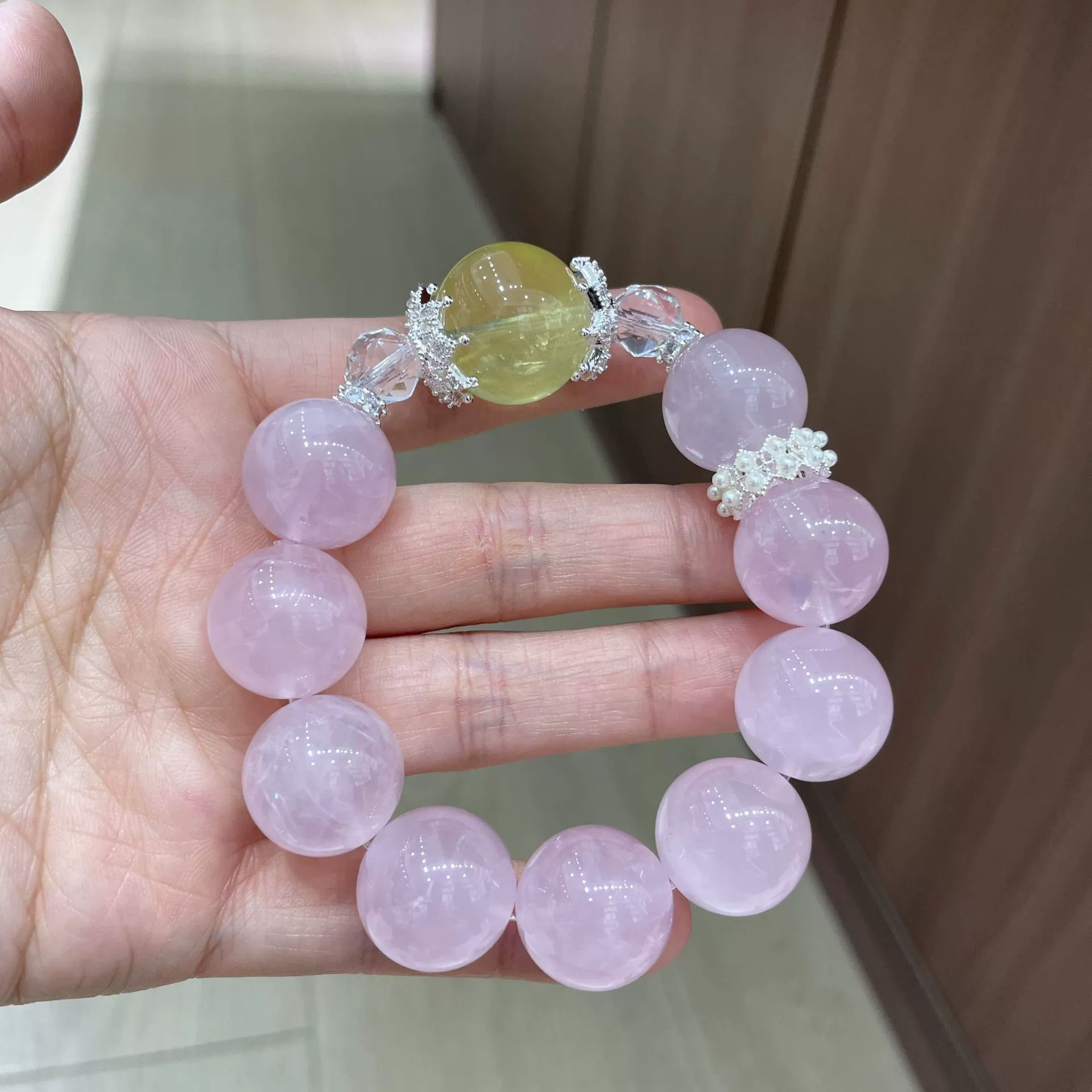 Organic genuine crystal bracelet, simple and elegant design, wholesale