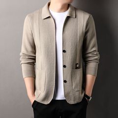 ニットのカーディガンの男性のセーターのコートの春の新型のファッションの紳士服のカジュアルな純色の簡単な上着の代行