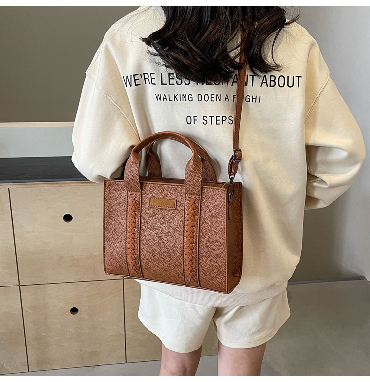 Women's Large Pu Leather Solid Color Streetwear Zipper Tote Bag display picture 23