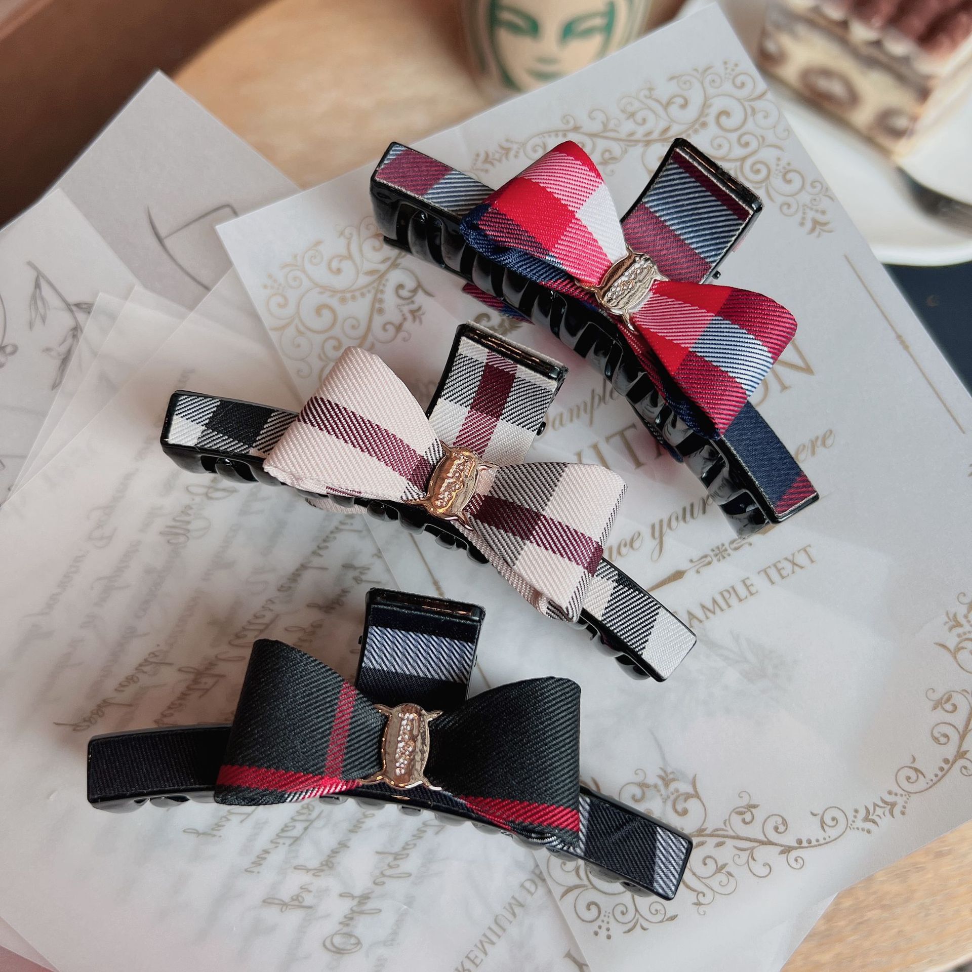 2023 Nieuwe Koreaanse versie vlinderdas gesp stof mode plaid serie achterhoofd grote hanger haar grijp clip_voghion.com