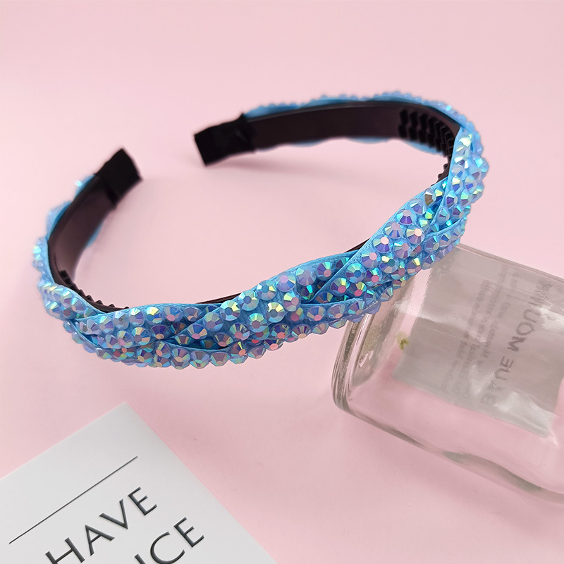 Elegant fashionable hair accessory