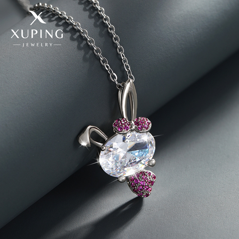 Xupe joyería japonesa y coreana de dibujos animados lindo conejo colgante hembra luz nicho de lujo de alto grado con incrustaciones de Gema artificial colgante