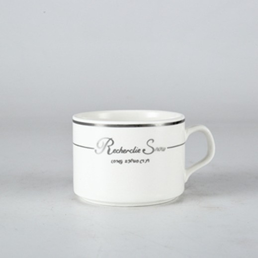 Taza de cerámica de borde dorado con taza de cuchara y platillo traje Taza de cerámica Europea taza de café conjunto Taza de fábrica traje de cerámica de lote directo